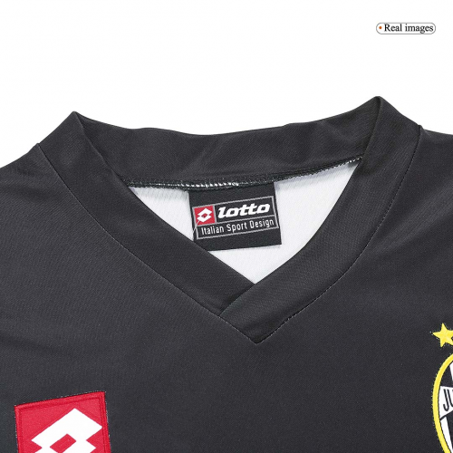 Juventus Retro Jersey Away 2001/02