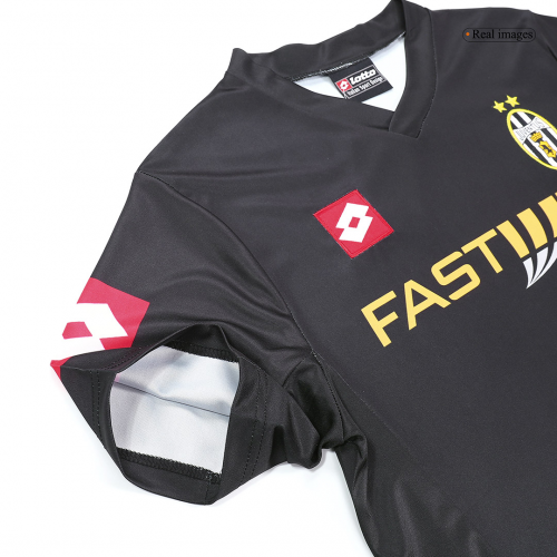 Juventus Retro Jersey Away 2001/02