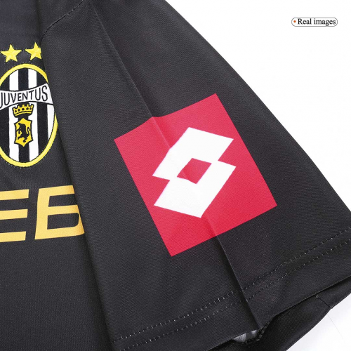 Juventus Retro Jersey Away 2001/02