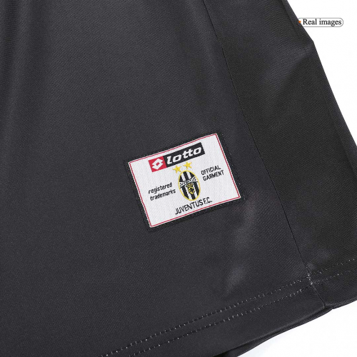 Juventus Retro Jersey Away 2001/02